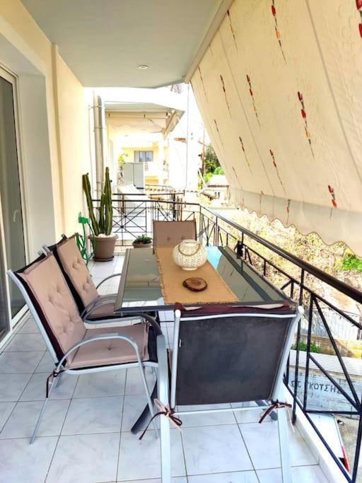 Kalamata Nestor Apartment-Near Historical Centre Esterno foto